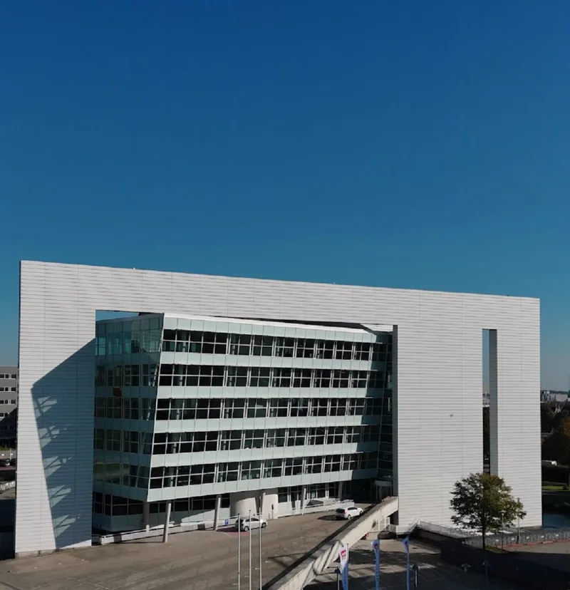Het kantoorgebouw aan de Einsteinlaan